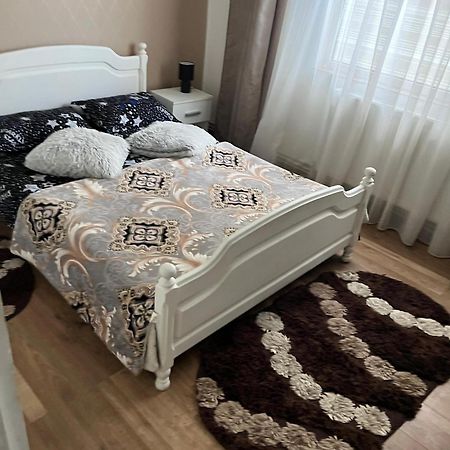 Sweet Home Buzau Luaran gambar
